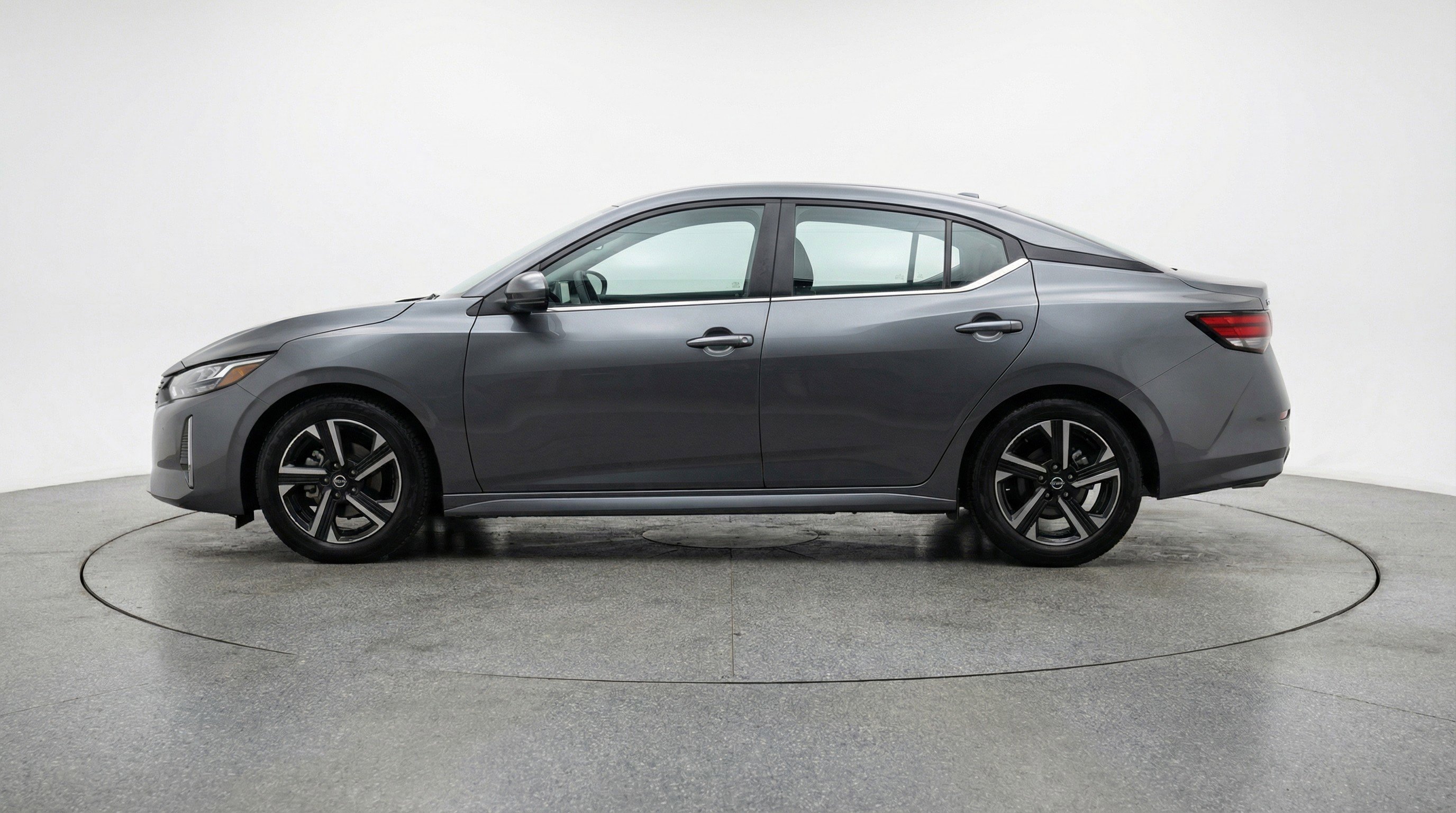 Used 2025 Nissan Sentra SV FWD image 5