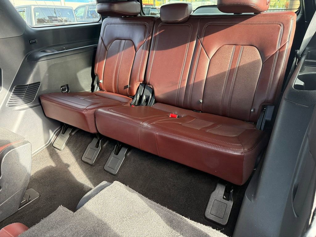 Used 2022 Ford Expedition Limited image 17