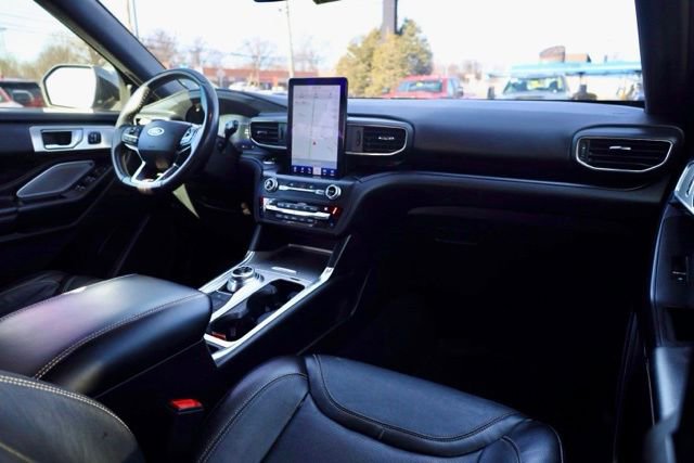 Used 2020 Ford Explorer ST w/ Premium Technology Package image 40