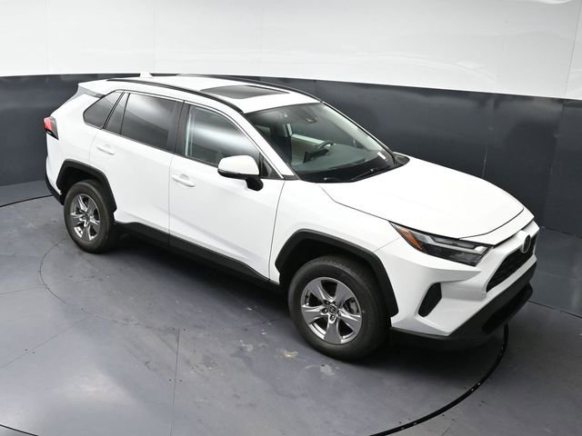 Used 2022 Toyota RAV4 XLE w/ Convenience Package image 27