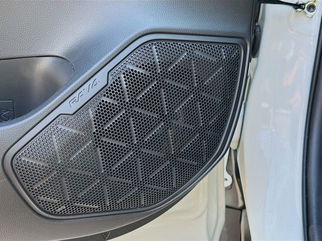 Used 2021 Toyota RAV4 XLE image 23