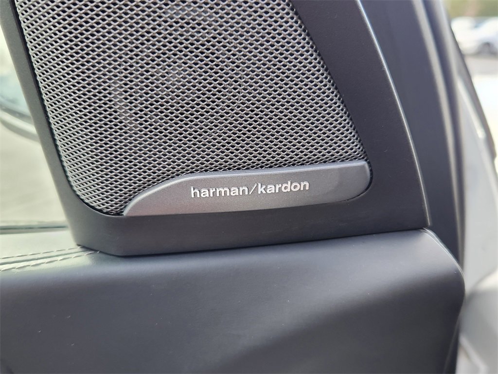 Used 2021 BMW X7 M50i image 32