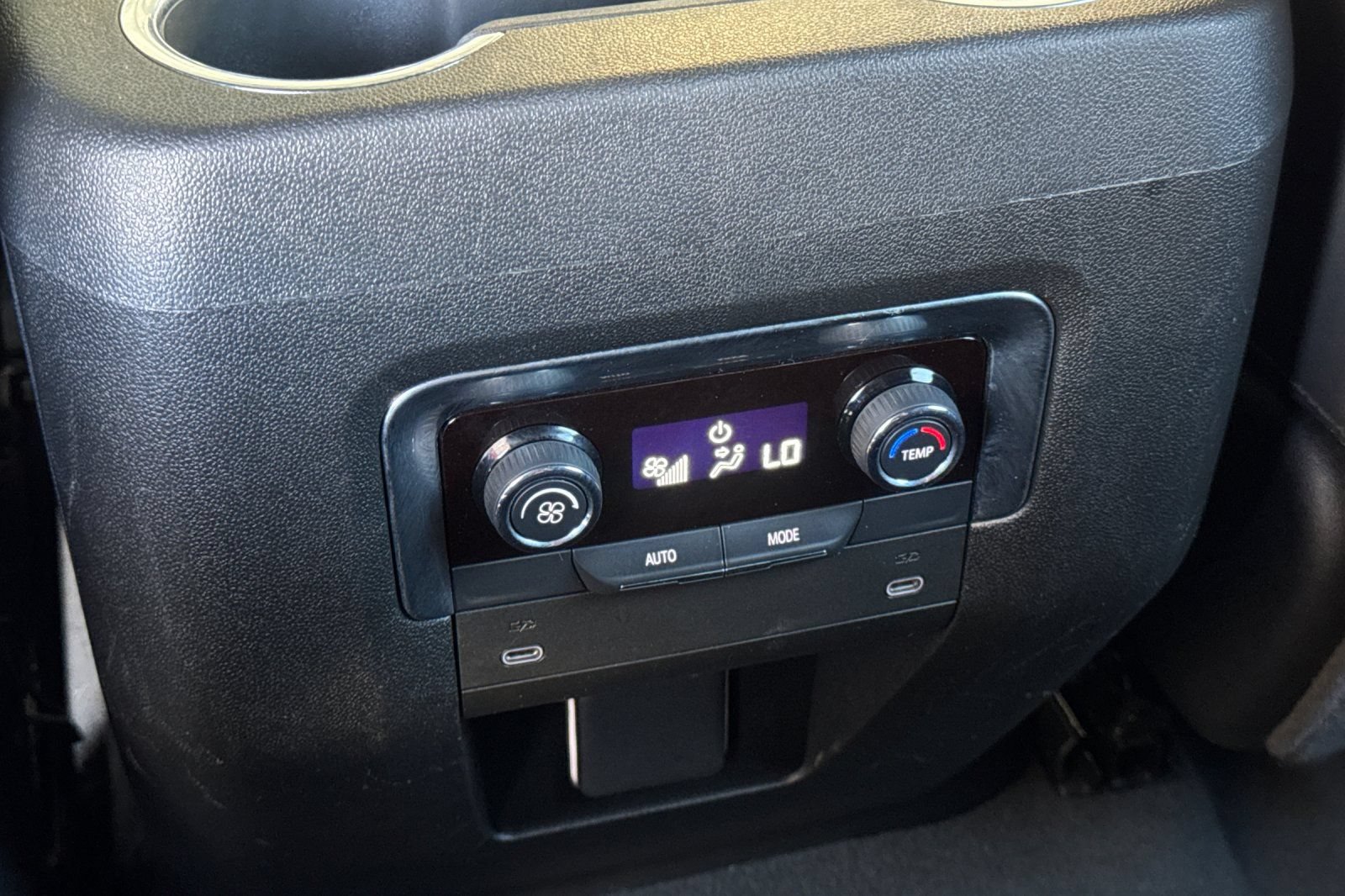 Used 2025 Chevrolet Suburban LT RWD image 42