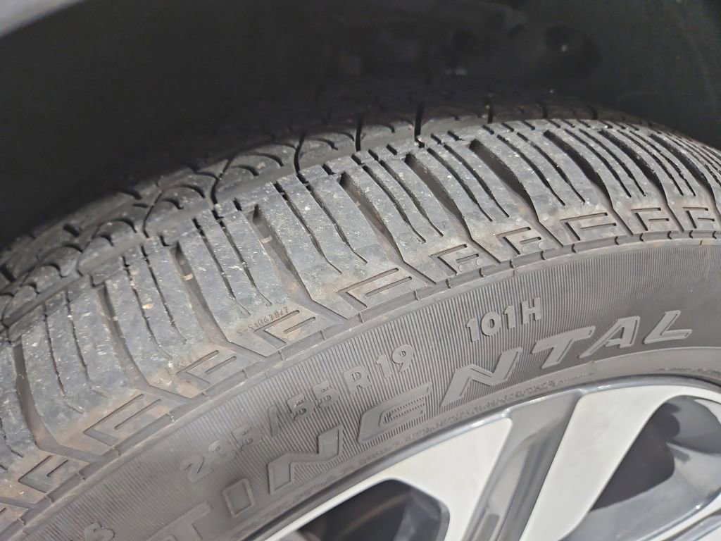 Used 2023 Kia Sorento EX image 28