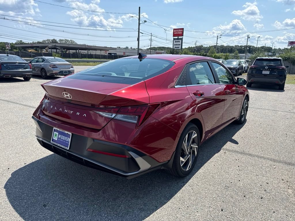 Used 2025 Hyundai Elantra SEL FWD image 5
