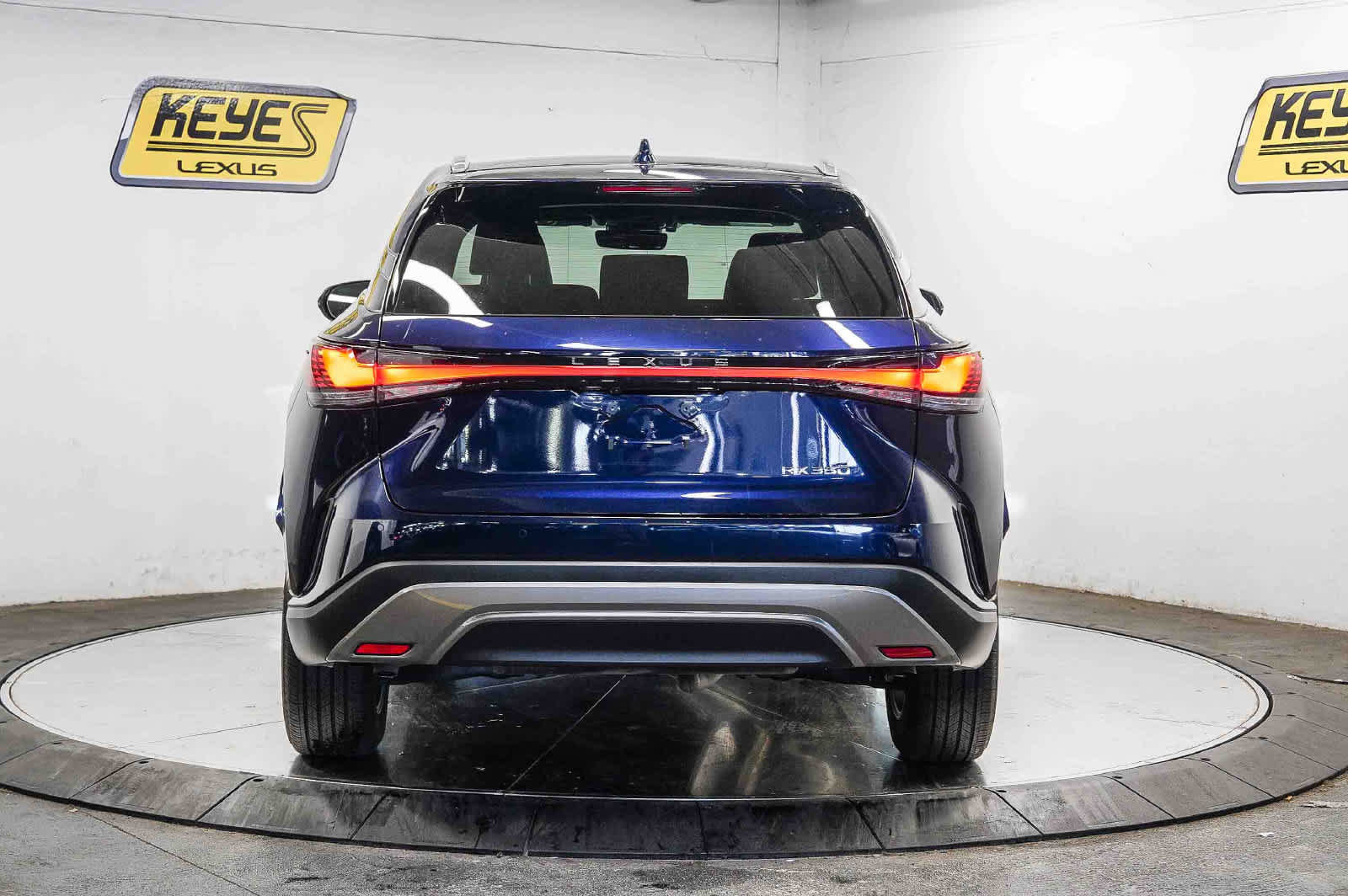 Used 2025 Lexus RX 350 FWD w/ Technology Package image 3