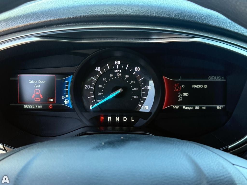 Used 2020 Ford Fusion SE FWD image 17