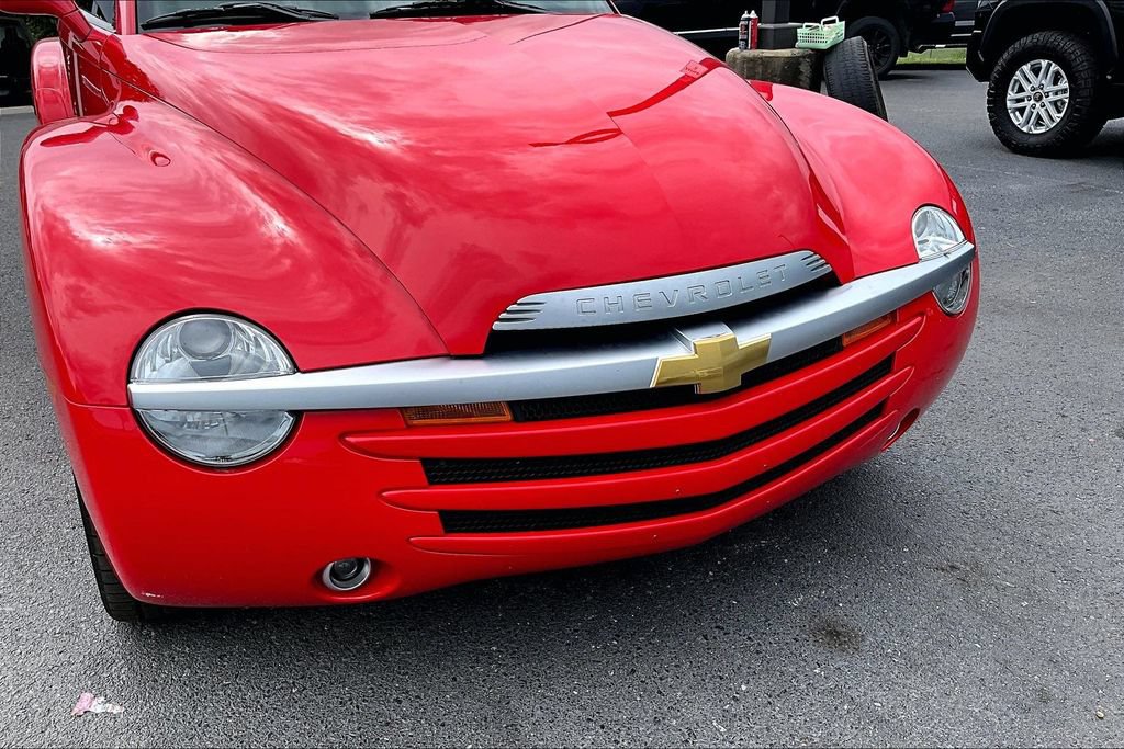 Used 2003 Chevrolet SSR w/ Preferred Equipment Group RWD image 31