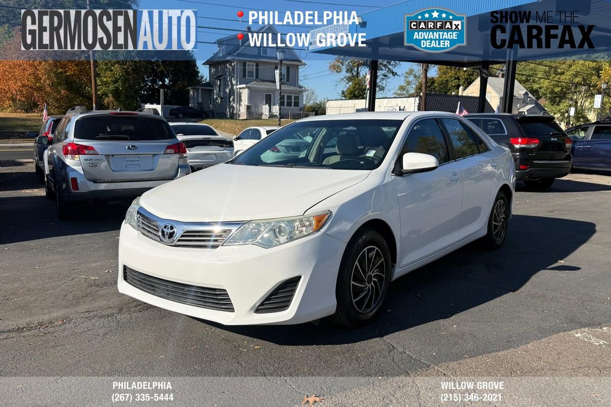 Used 2014 Toyota Camry L image 1