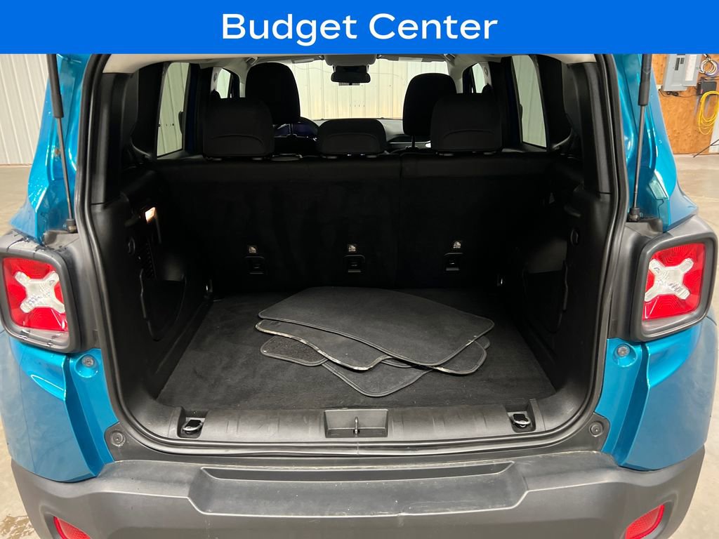 Used 2020 Jeep Renegade Latitude w/ Trailer Tow Group AWD/4WD image 11