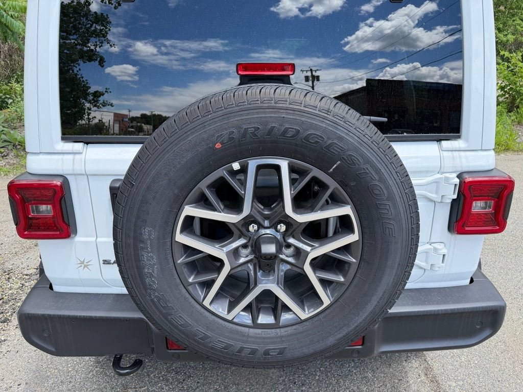 New 2026 Jeep Wrangler Unlimited Sahara AWD/4WD image 21