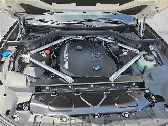 Used 2027 BMW X7 xDrive40i AWD/4WD image 17