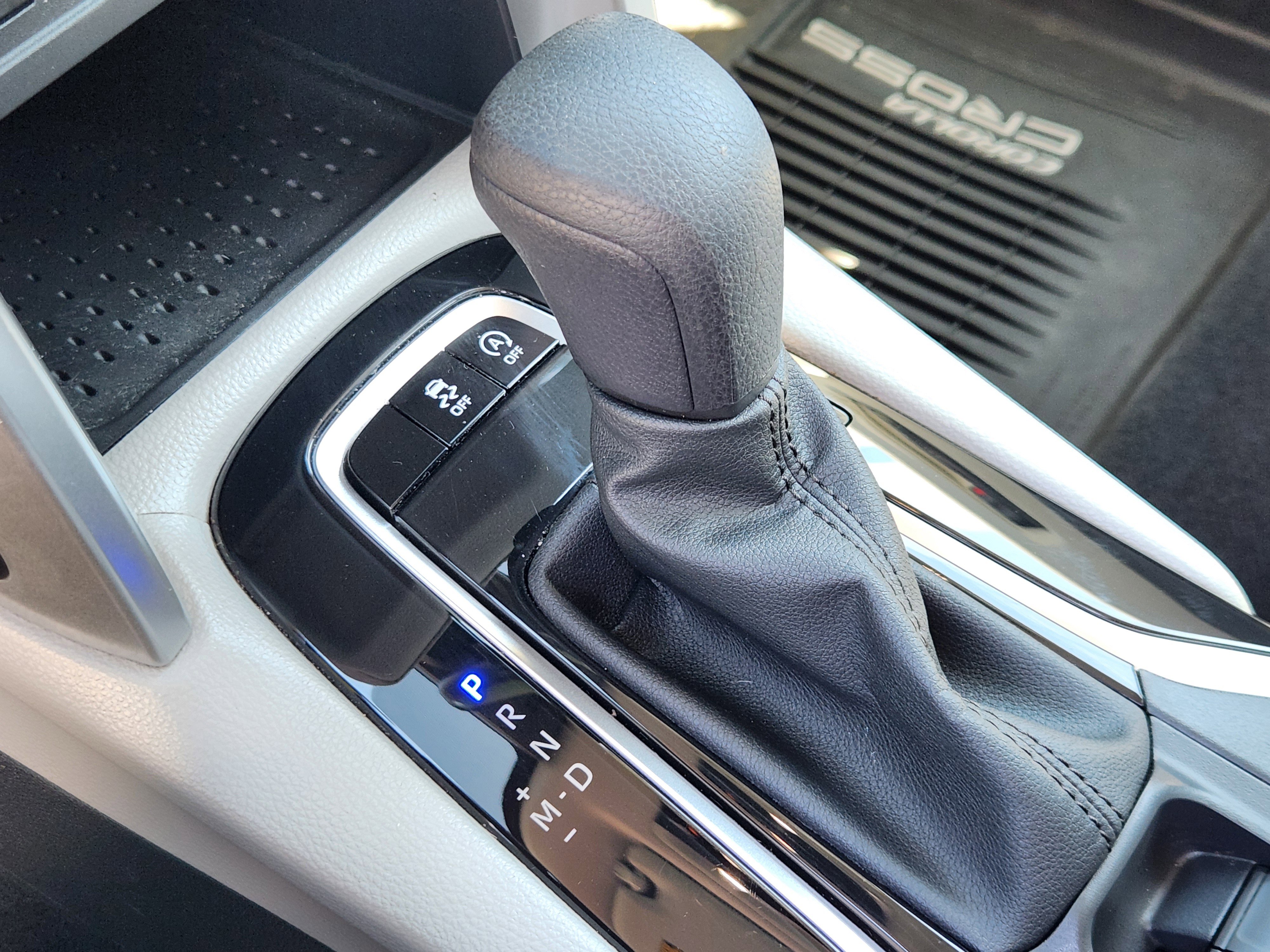 Used 2023 Toyota Corolla Cross L image 12