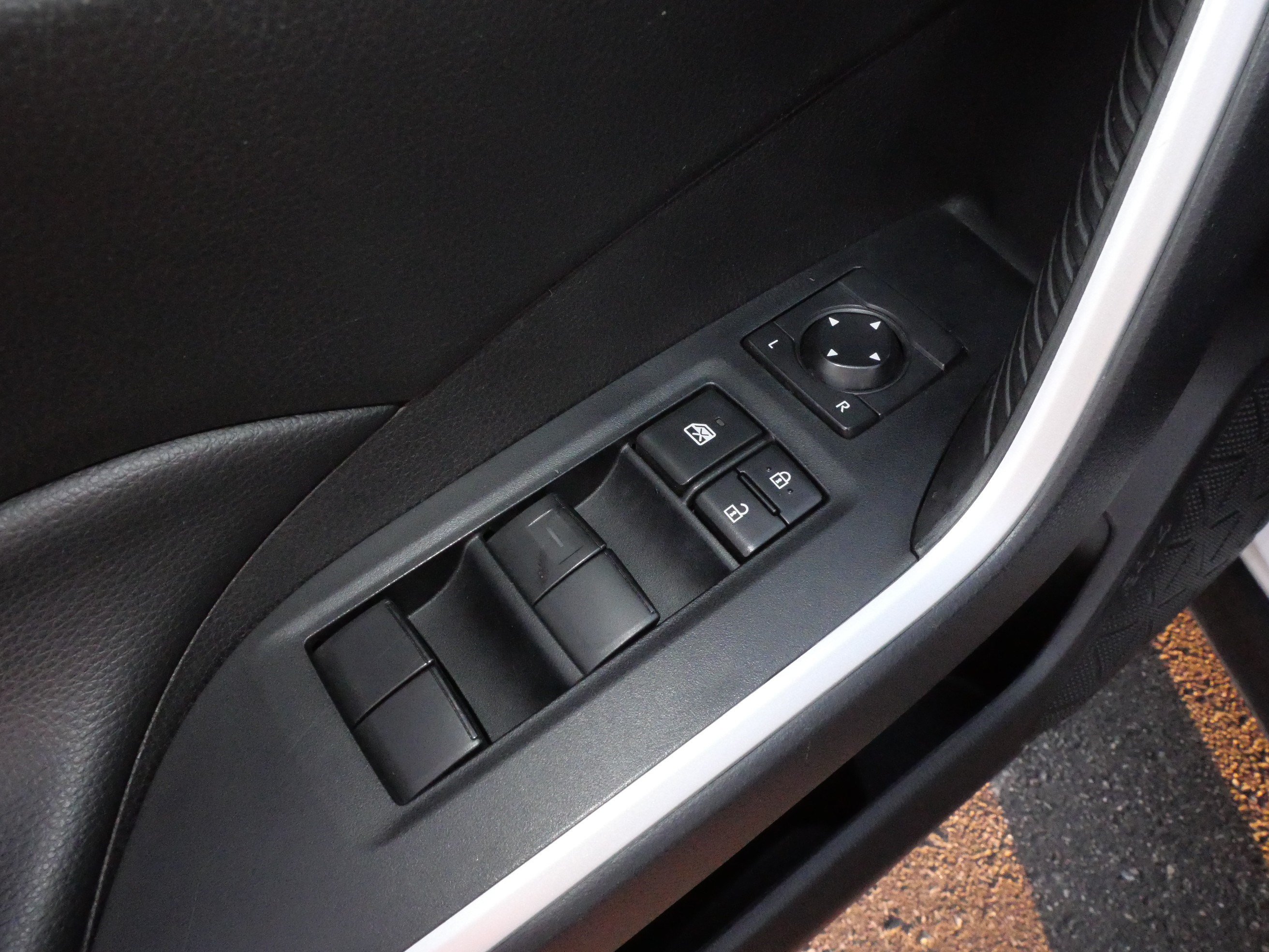 Certified 2025 Toyota RAV4 LE AWD/4WD image 19