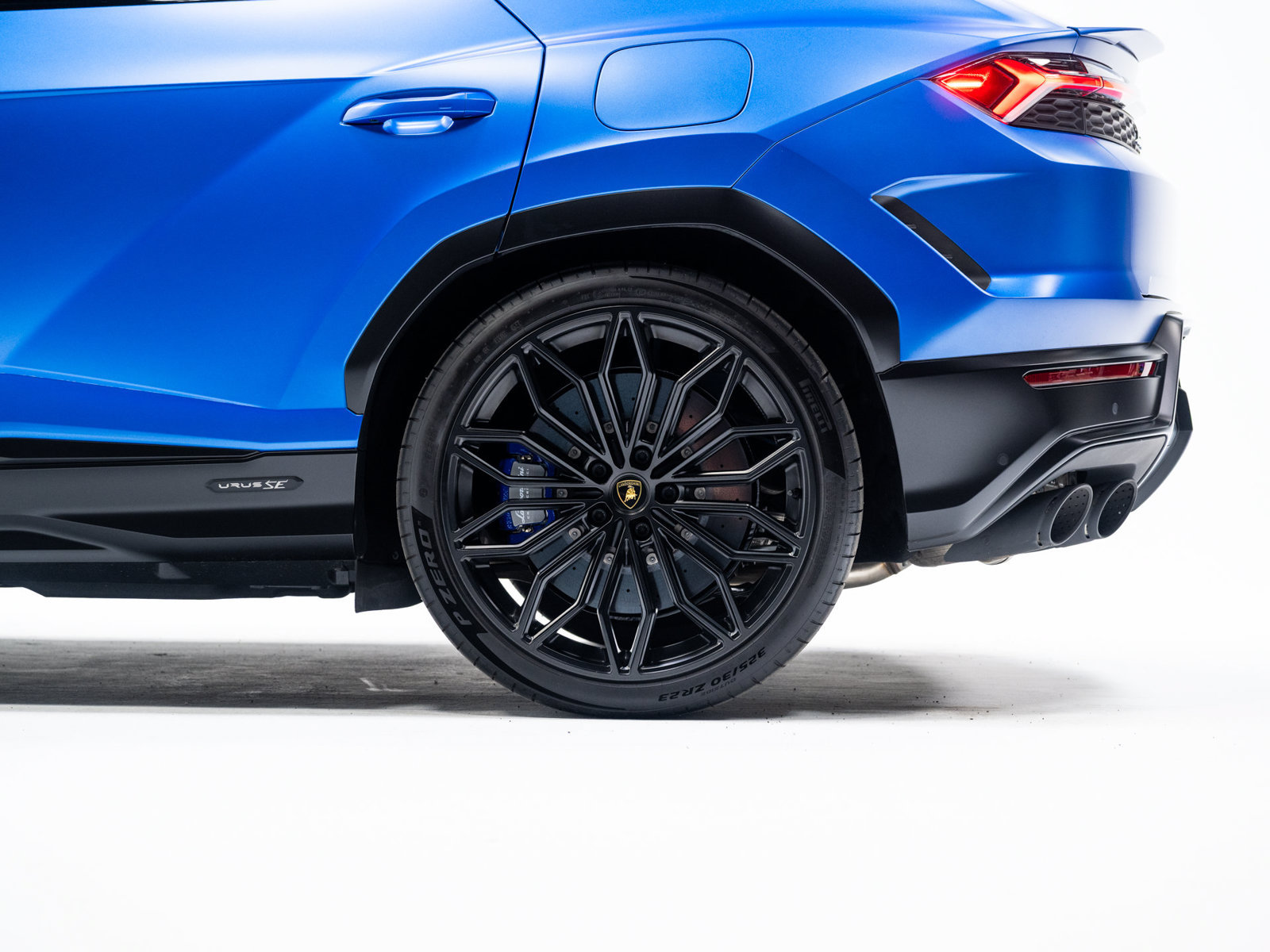 Used 2025 Lamborghini Urus SE AWD/4WD image 10