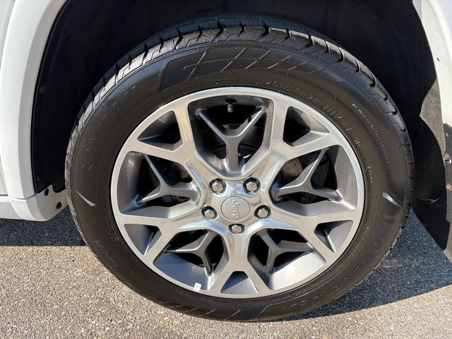Used 2019 Jeep Grand Cherokee Overland AWD/4WD image 43