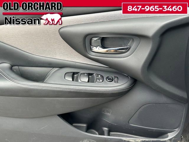 Used 2024 Nissan Murano SV w/ SV Midnight Edition Package image 9