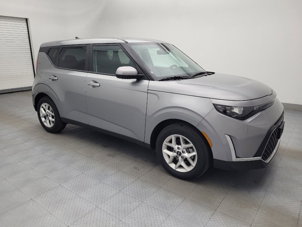 Used 2025 Kia Soul LX image 11