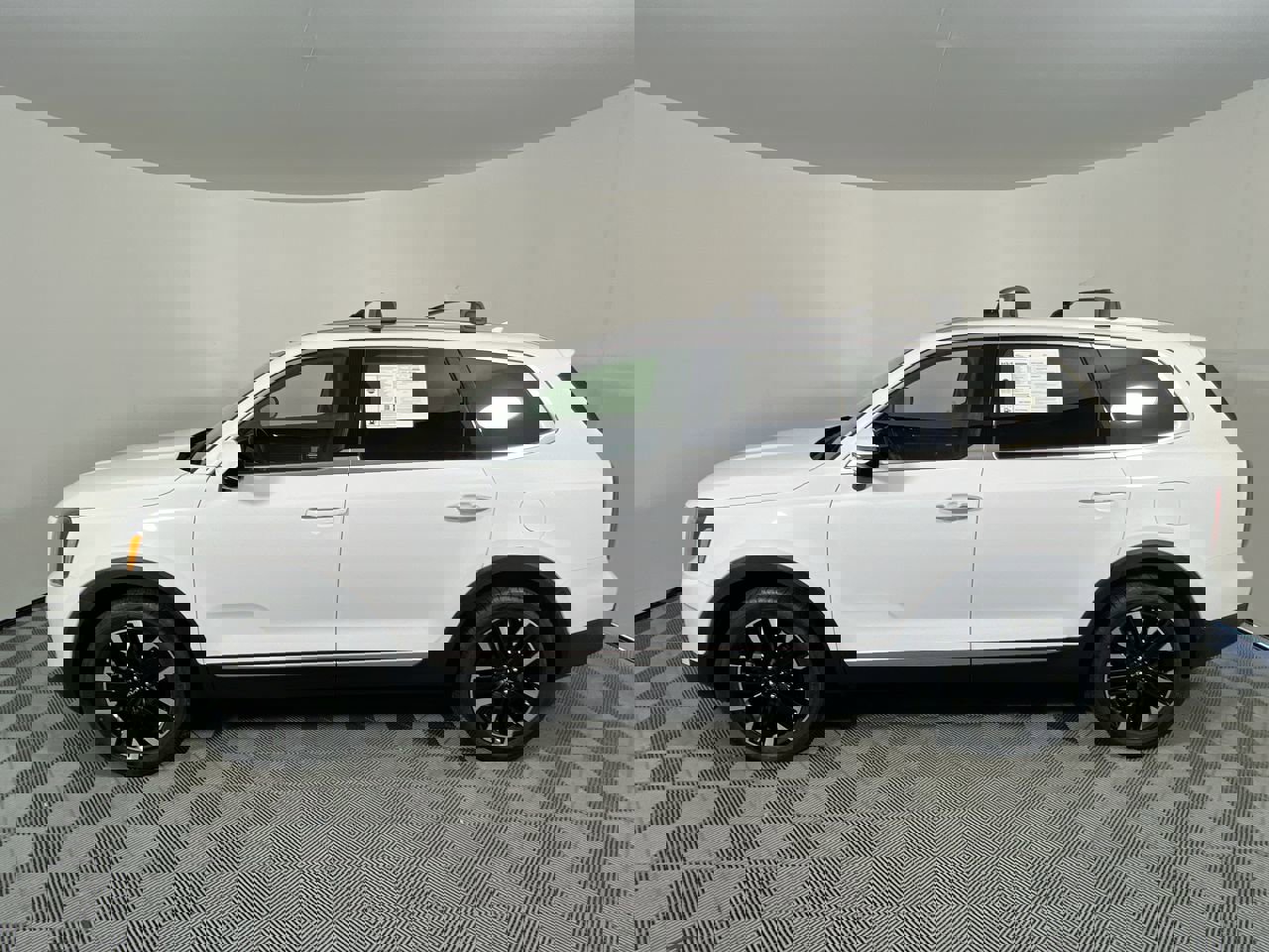 Certified 2024 Kia Telluride SX w/ Towing Package image 6