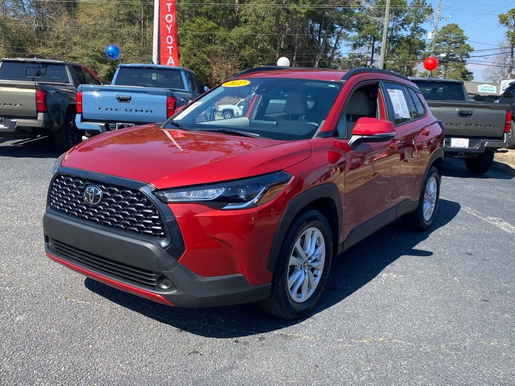 Used 2022 Toyota Corolla Cross LE image 2
