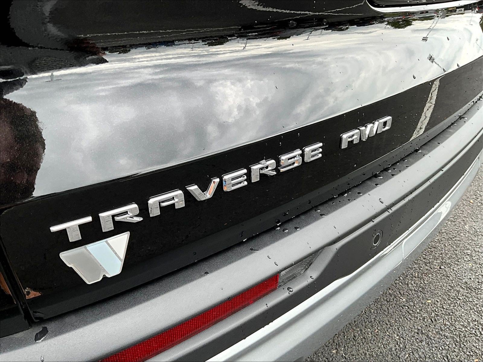 New 2027 Chevrolet Traverse LT w/ Sun and Wheel Package AWD/4WD image 14