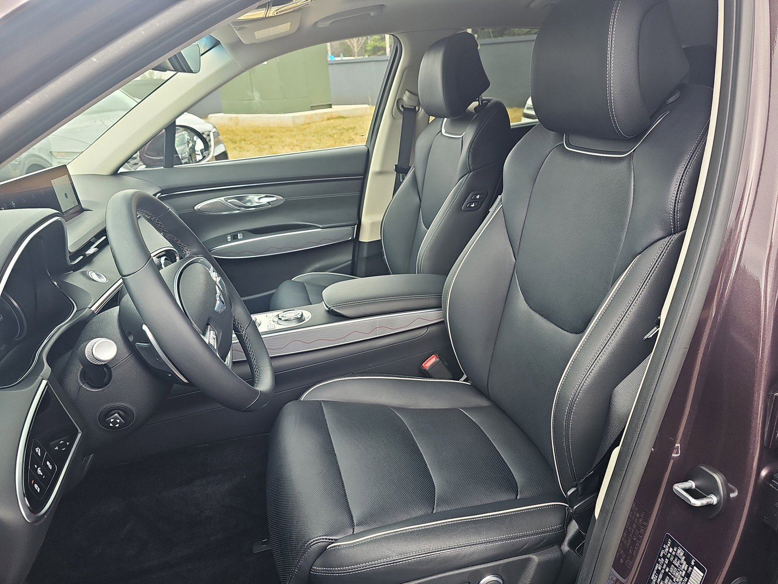 Used 2022 Genesis GV70 2.5T w/ Advanced Package image 17