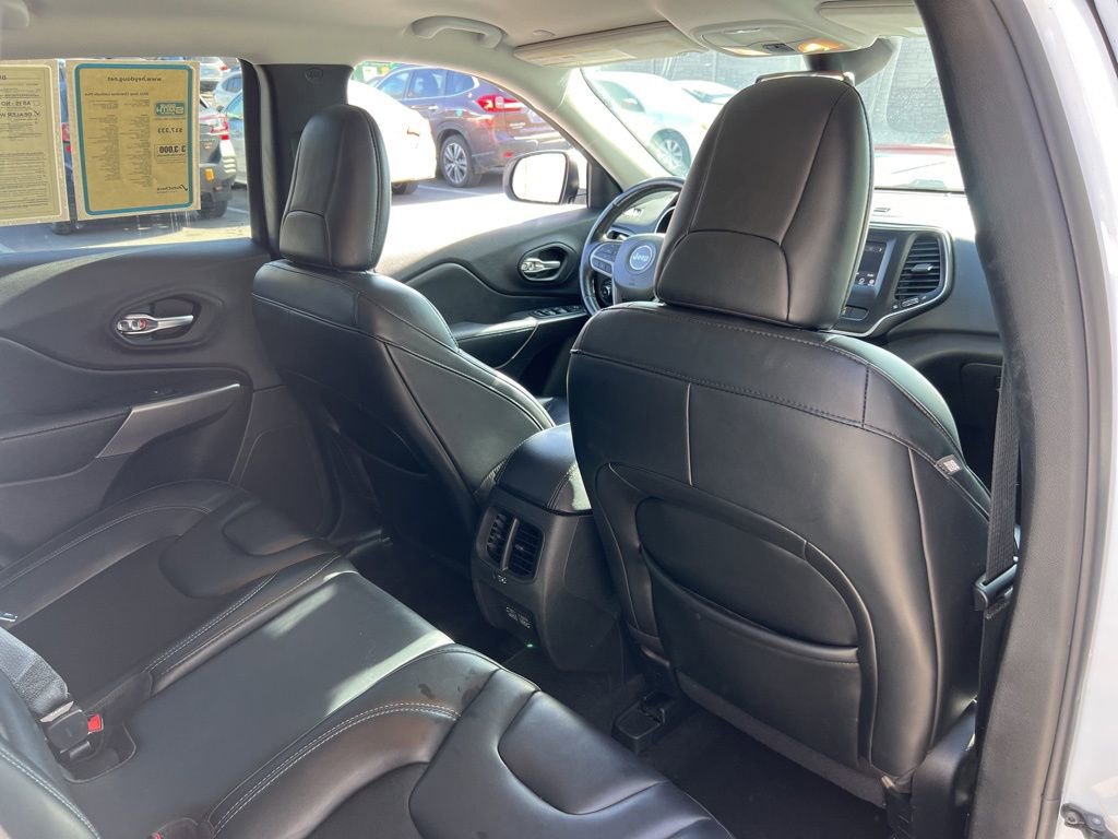 Used 2021 Jeep Cherokee Latitude Plus image 24