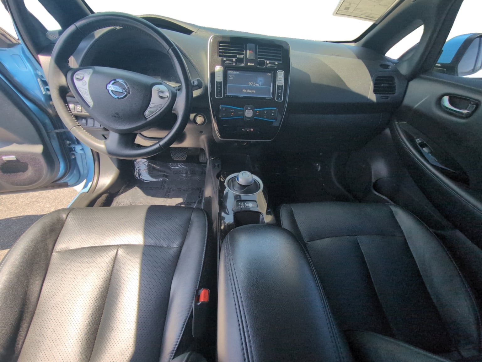 Used 2013 Nissan Leaf SL w/ Premium Pkg FWD image 12