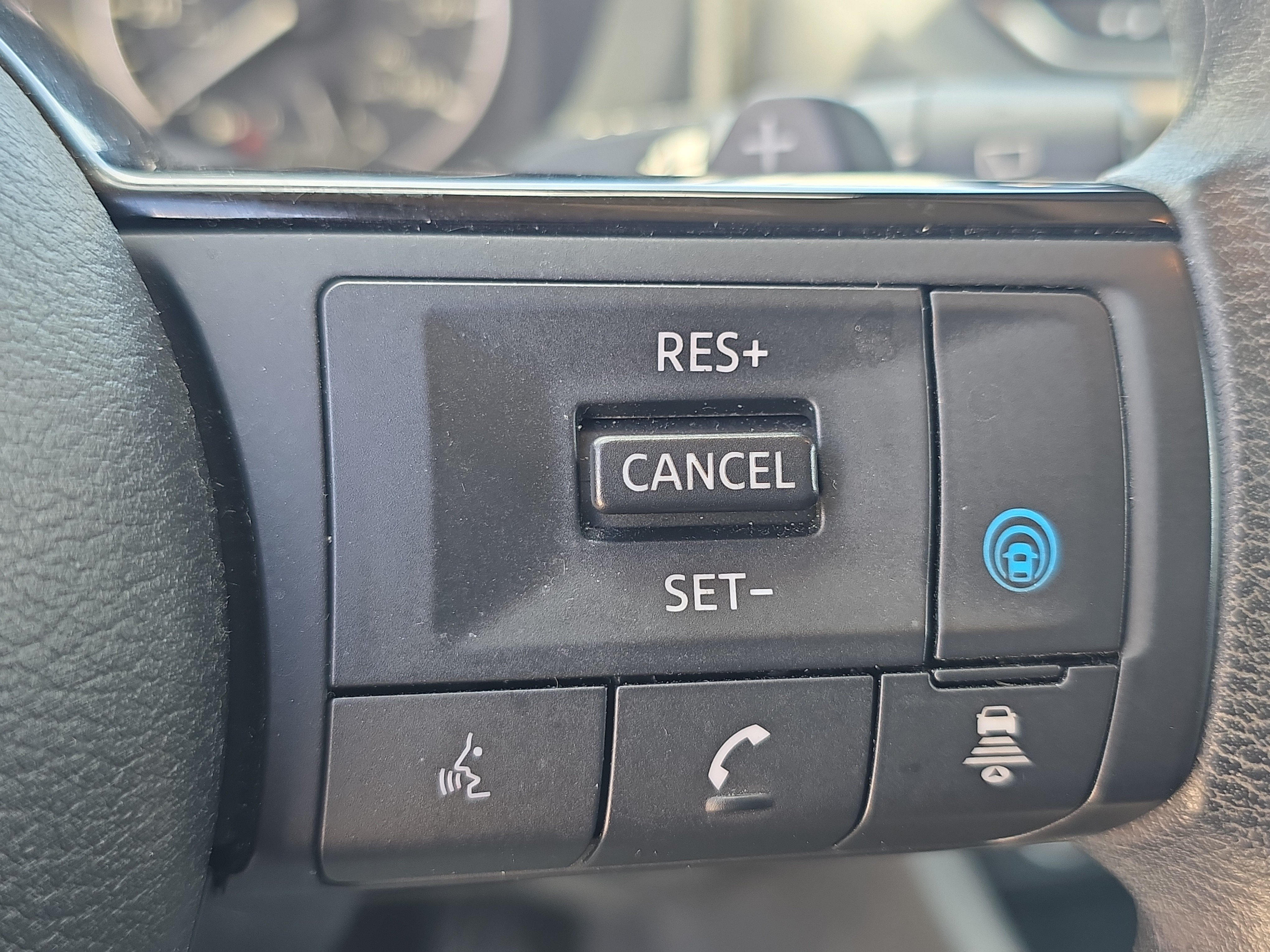 Used 2023 Nissan Rogue SV FWD image 29