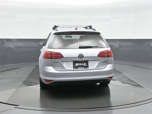 Used 2017 Volkswagen Golf S image 6