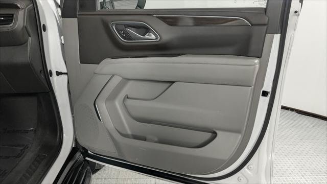 Used 2022 GMC Yukon XL SLE w/ Gmc Pro Safety Plus Package AWD/4WD image 27