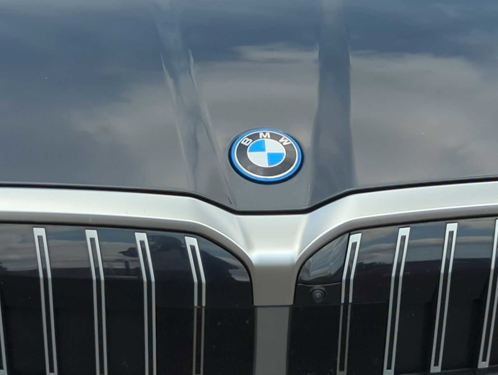 Used 2024 BMW i5 eDrive40i w/ Premium Package image 11