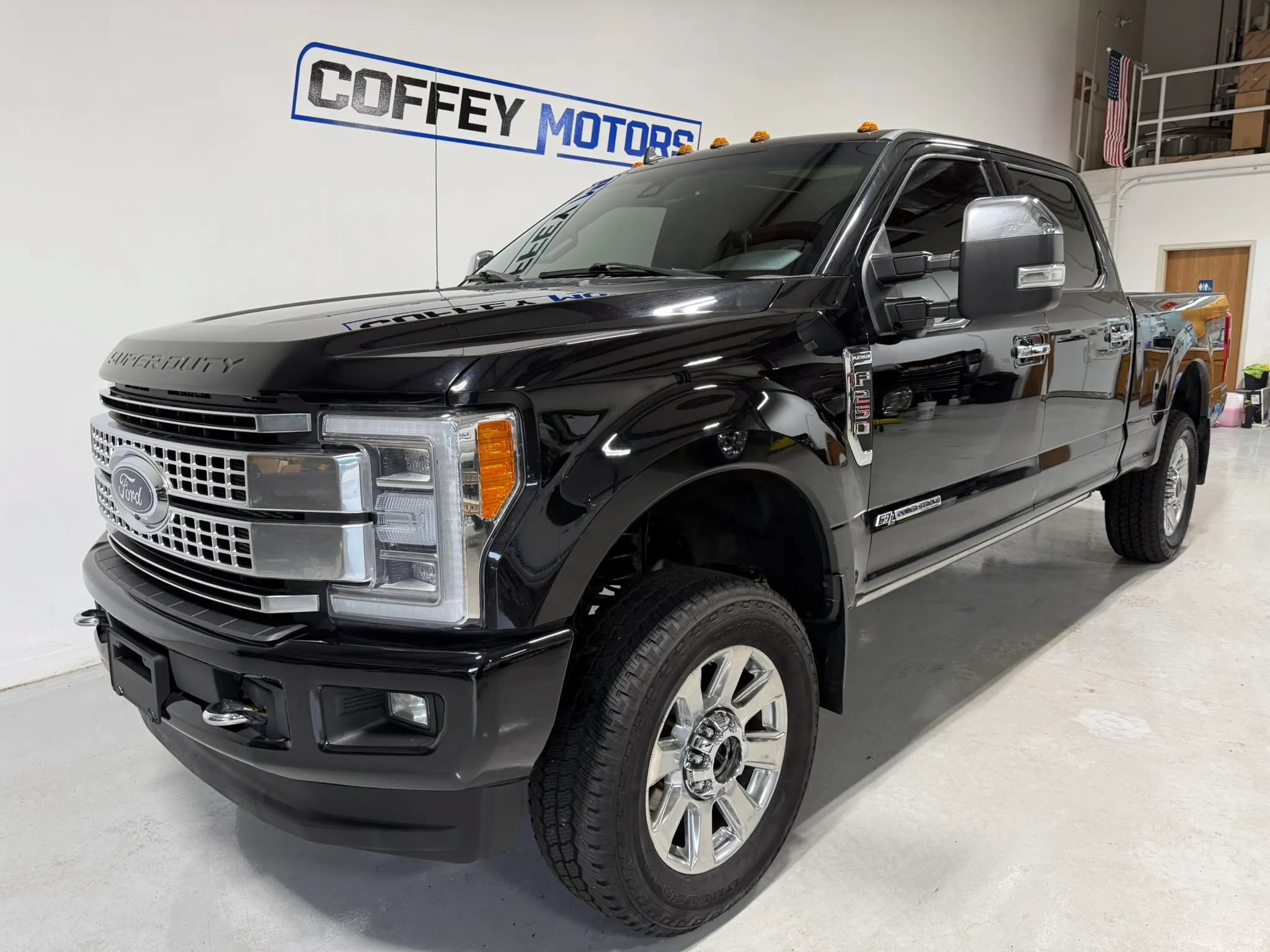 Used 2019 Ford F250 Platinum w/ Platinum Ultimate Package AWD/4WD image 2