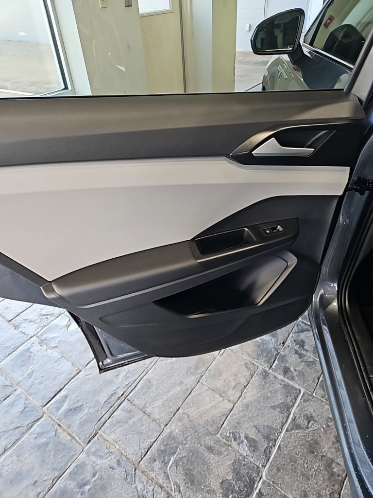 Used 2022 Volkswagen Taos SEL image 20