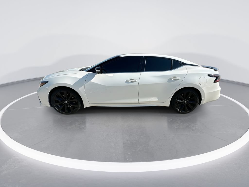 Used 2022 Nissan Maxima SR w/ Sport Mat Group FWD image 5