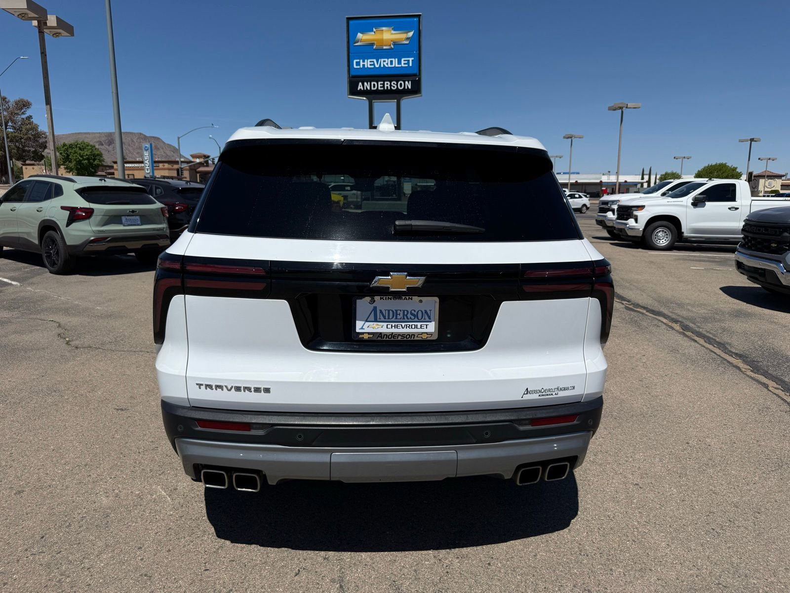 Used 2025 Chevrolet Traverse LT FWD image 7