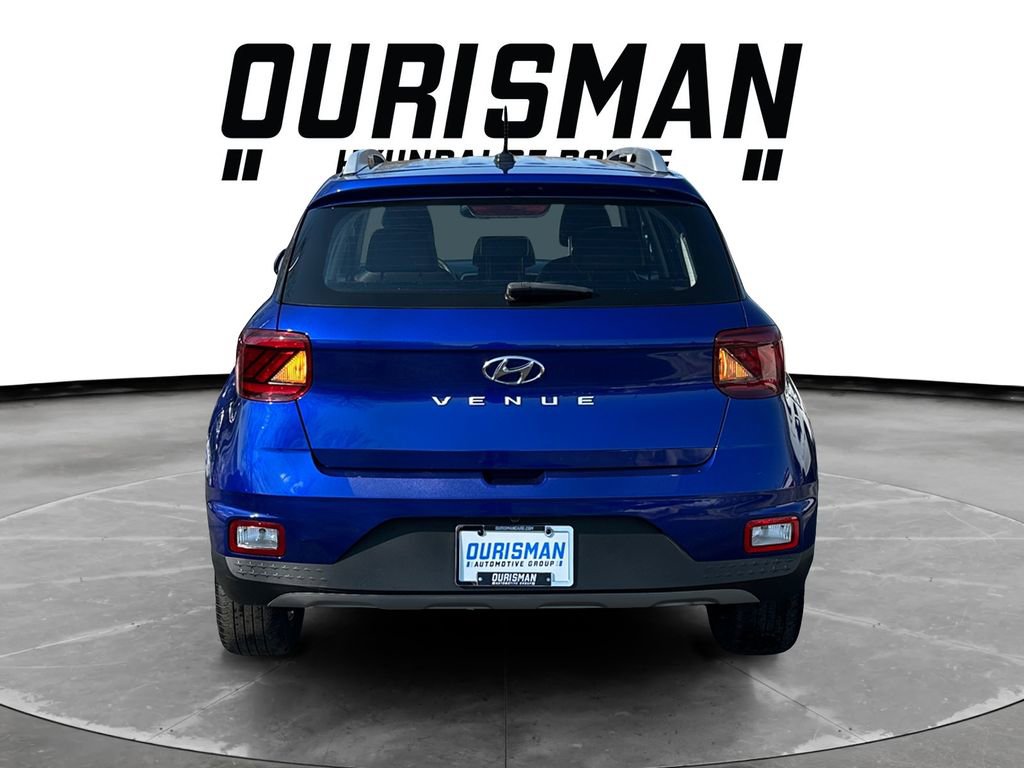 Used 2023 Hyundai Venue Limited image 5