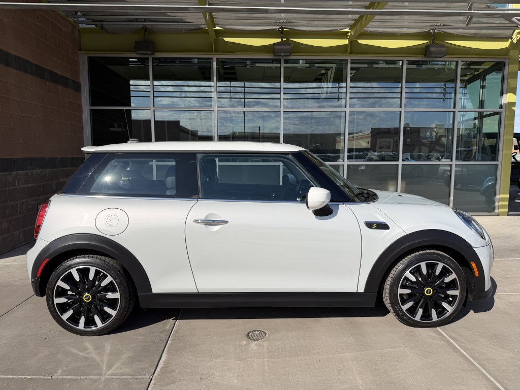 Used 2023 MINI Cooper SE image 9