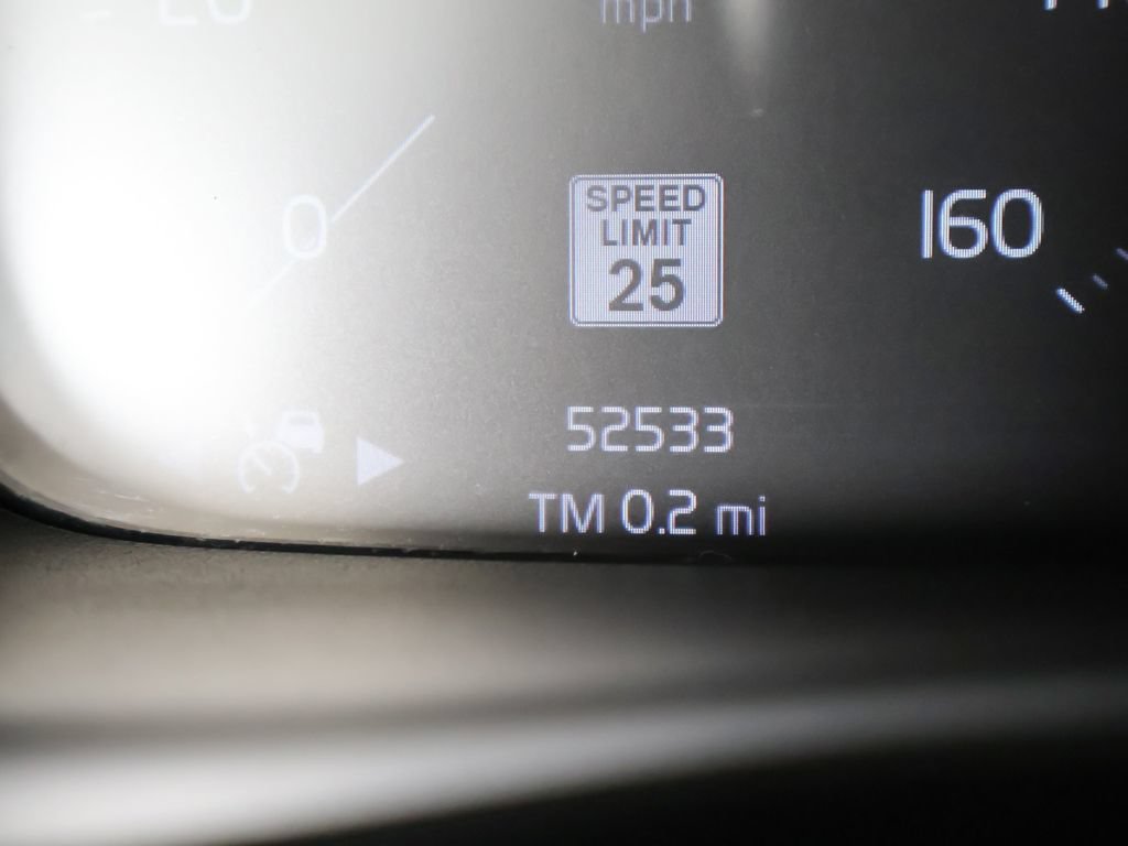 Used 2019 Volvo XC40 T5 Momentum AWD/4WD image 34