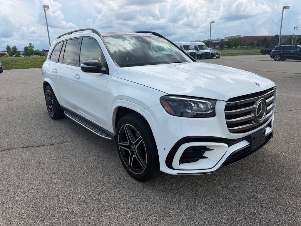 Used 2024 Mercedes-Benz GLS 450 4MATIC image 3