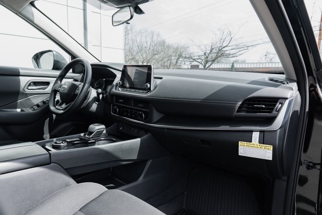 Certified 2025 Nissan Rogue S image 27