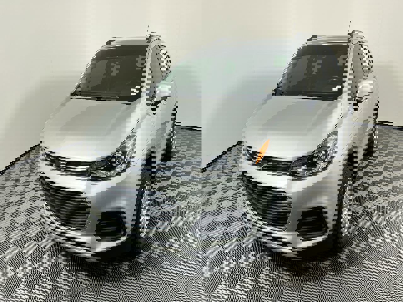 Used 2022 Chevrolet Trax LT w/ LT Convenience Package image 8