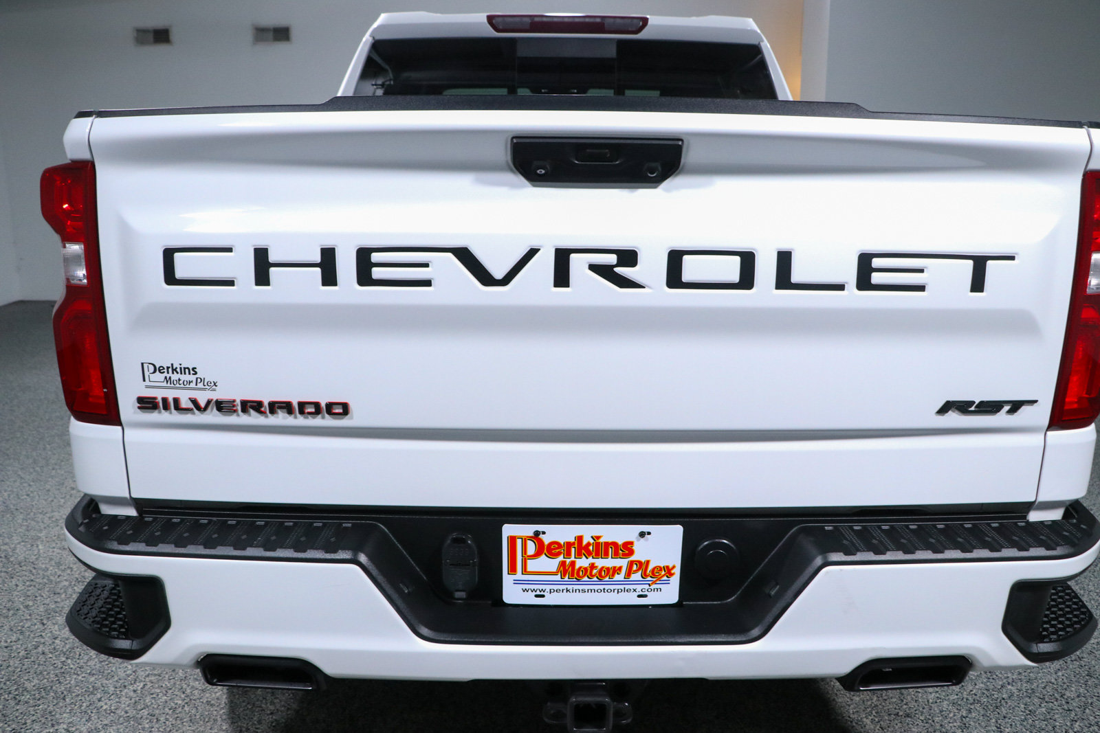 Used 2022 Chevrolet Silverado 1500 RST w/ Redline Edition AWD/4WD image 9