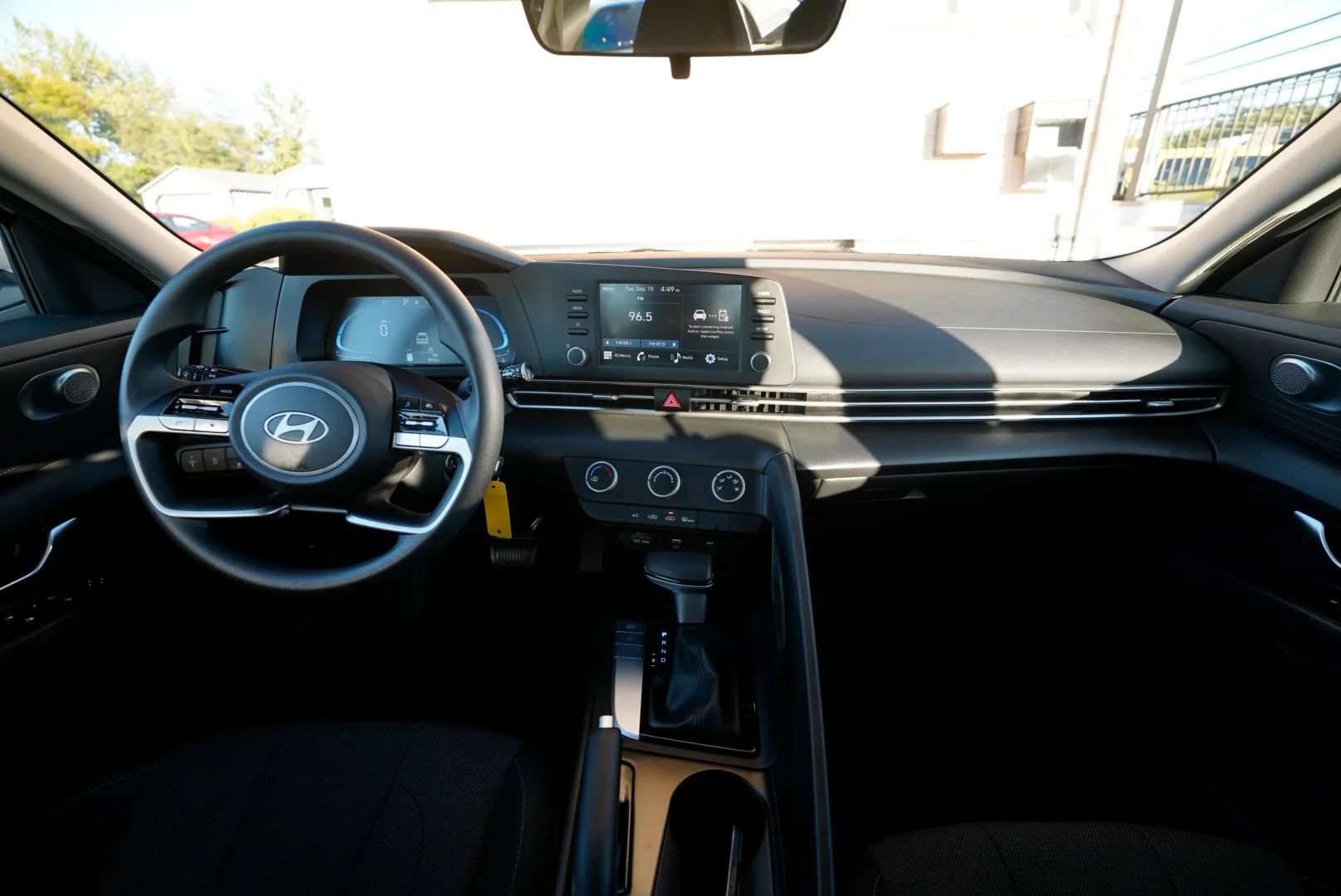 Used 2025 Hyundai Elantra SE FWD image 40