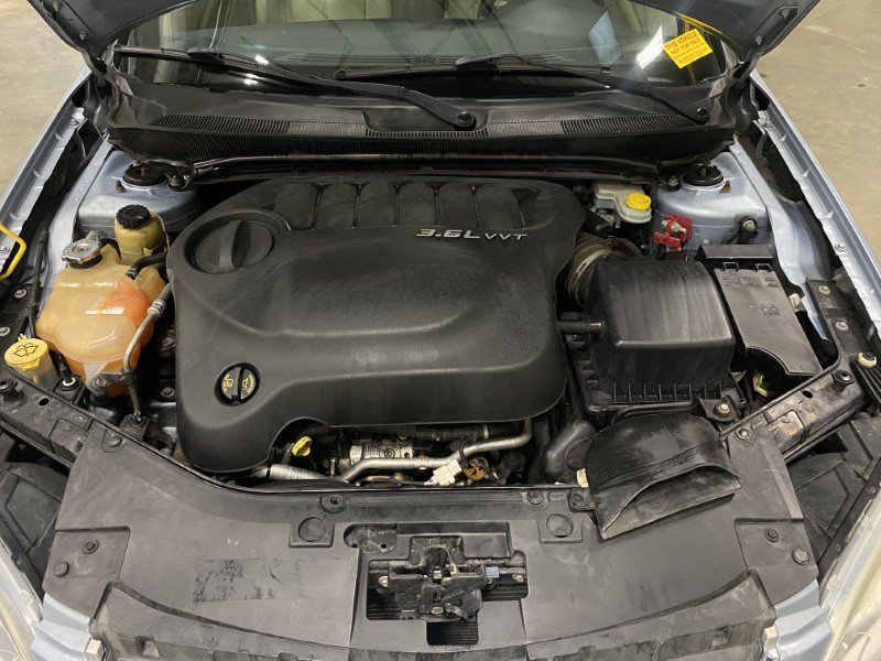 Used 2013 Chrysler 200 Limited FWD image 20
