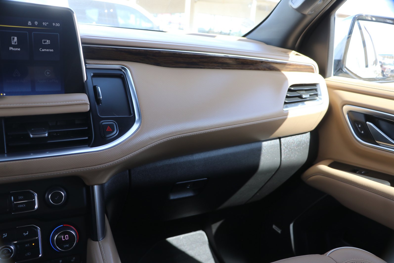 Used 2023 Chevrolet Tahoe Premier w/ Premium Package 2 AWD/4WD image 27