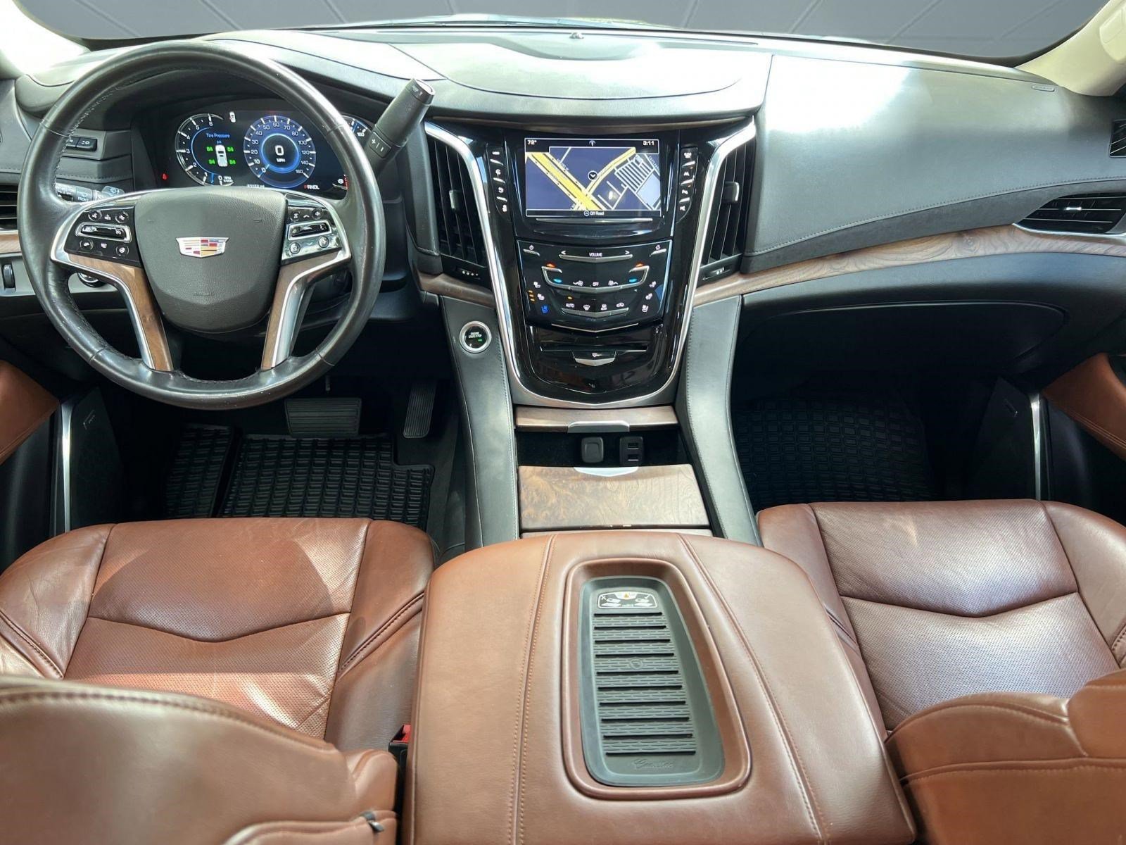 Certified 2020 Cadillac Escalade Premium Luxury w/ Escalade Sport Edition AWD/4WD image 16