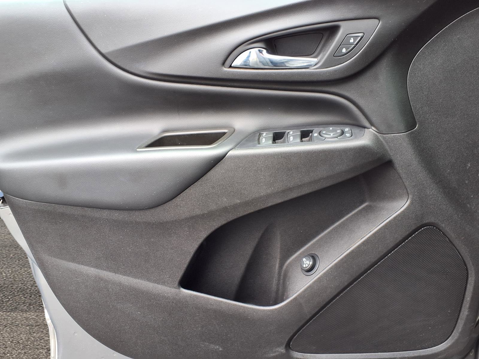 Used 2019 Chevrolet Equinox LT image 16