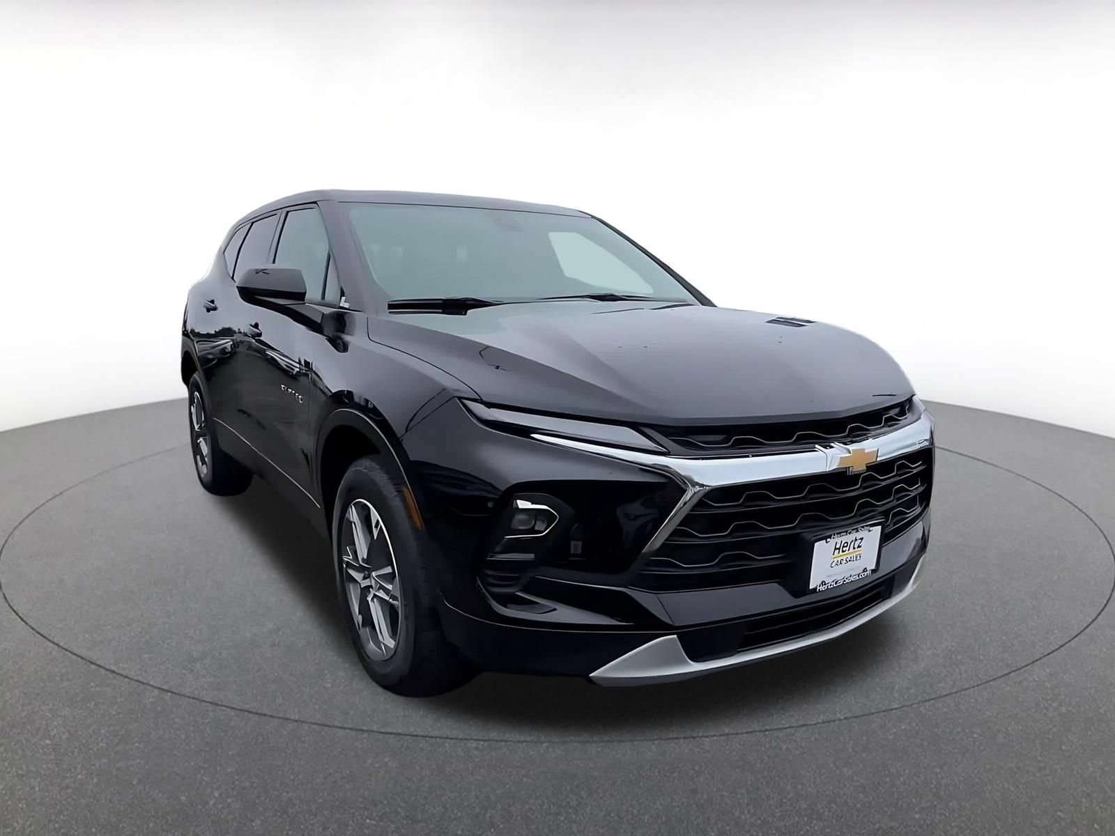 Used 2025 Chevrolet Blazer LT FWD image 3