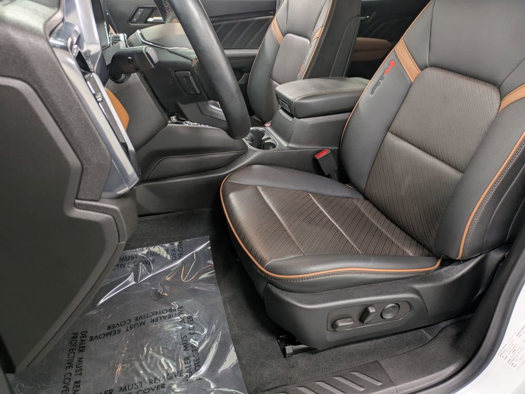 Used 2023 GMC Canyon AT4 w/ AT4 Premium Package image 11